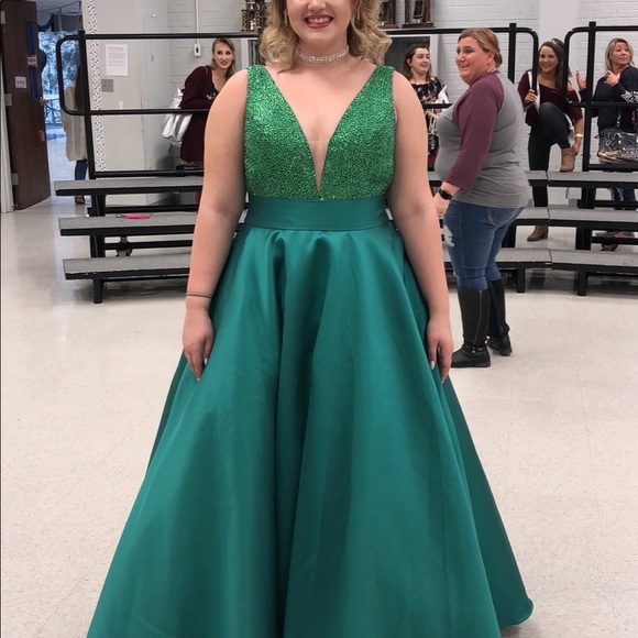 prom/ pageant dress